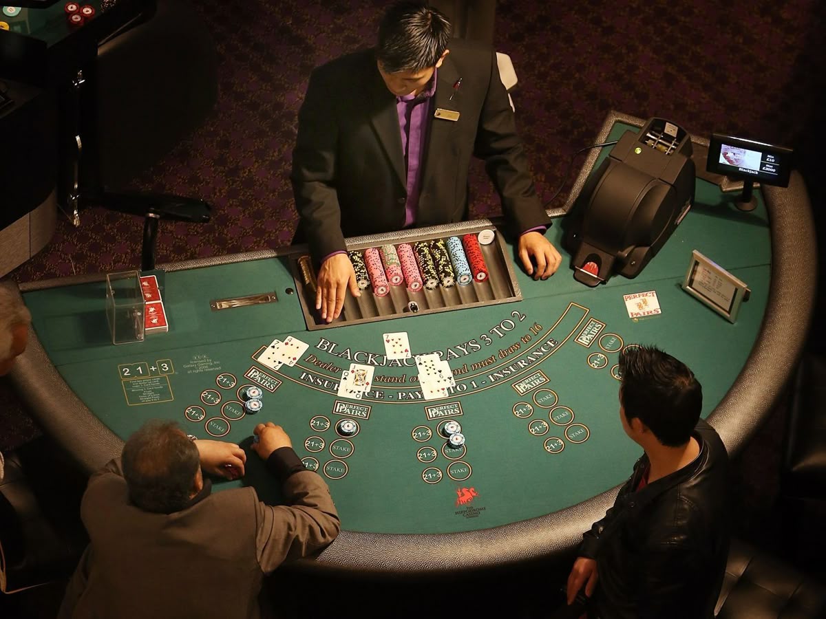 1st Jackpot کیسینو میں پوکر گیمز