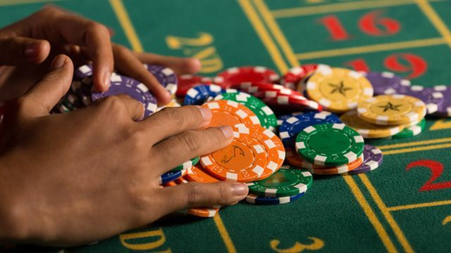1st Jackpot کھلاڑیوں کے لیے لائیو کیسینو سیکشن